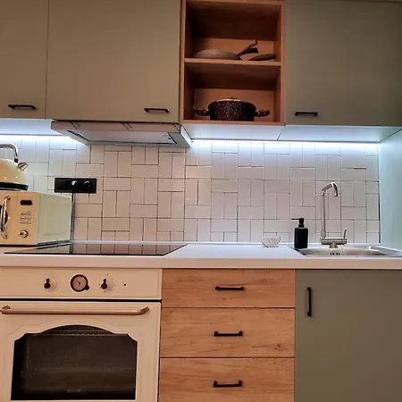 μπροστά στη πλατεία ναυαρίνου/τσιμισκη Apartamento Tesalónica