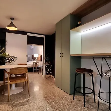 Apartamento μπροστά στη πλατεία ναυαρίνου/τσιμισκη Tesalónica