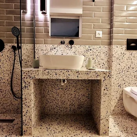 μπροστά στη πλατεία ναυαρίνου/τσιμισκη Apartamento *