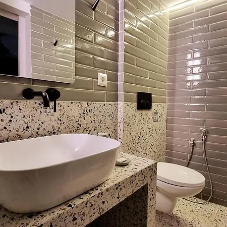 μπροστά στη πλατεία ναυαρίνου/τσιμισκη Apartamento Tesalónica